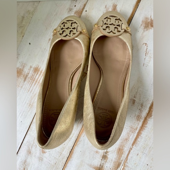 TORY BURCH Gold Metallic Leather Wedges Mini Miller heels Women's Sz 8.5 EUC - Picture 7 of 15